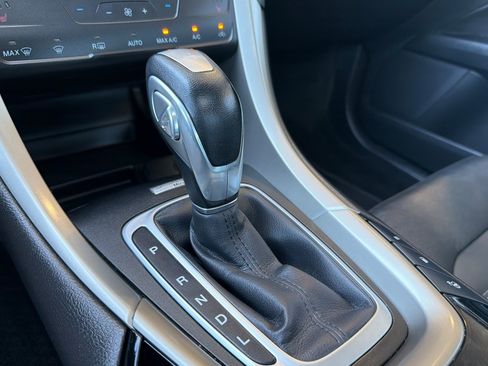 Used 2015 Ford Fusion Energi SE FWD image 21