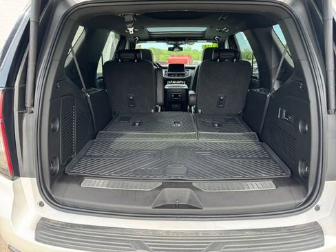 Used 2022 Chevrolet Tahoe RST w/ Luxury Package AWD/4WD image 16