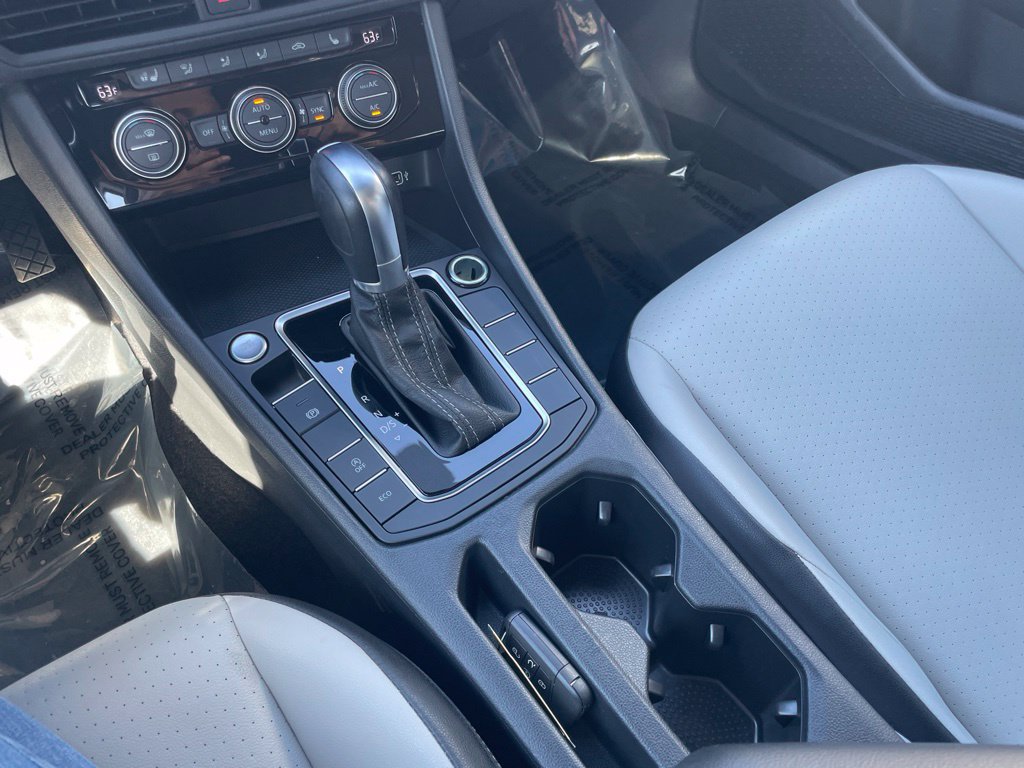 Used 2019 Volkswagen Jetta R-Line w/ R-Line Cold Weather Package FWD image 18