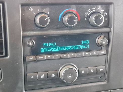 Used 2016 Chevrolet Express 2500 Extended image 24