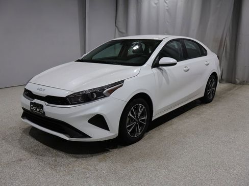 Used 2024 Kia Forte LXS FWD image 5