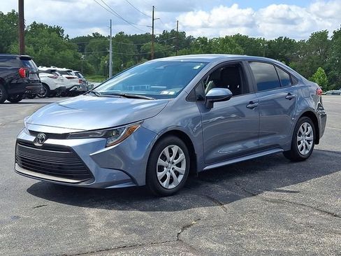 Used 2025 Toyota Corolla LE FWD image 6