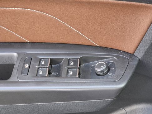 Used 2022 Volkswagen Atlas SEL R-Line image 27