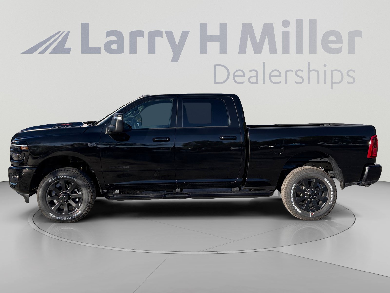 New 2027 RAM 2500 Laramie w/ Night Edition AWD/4WD image 2