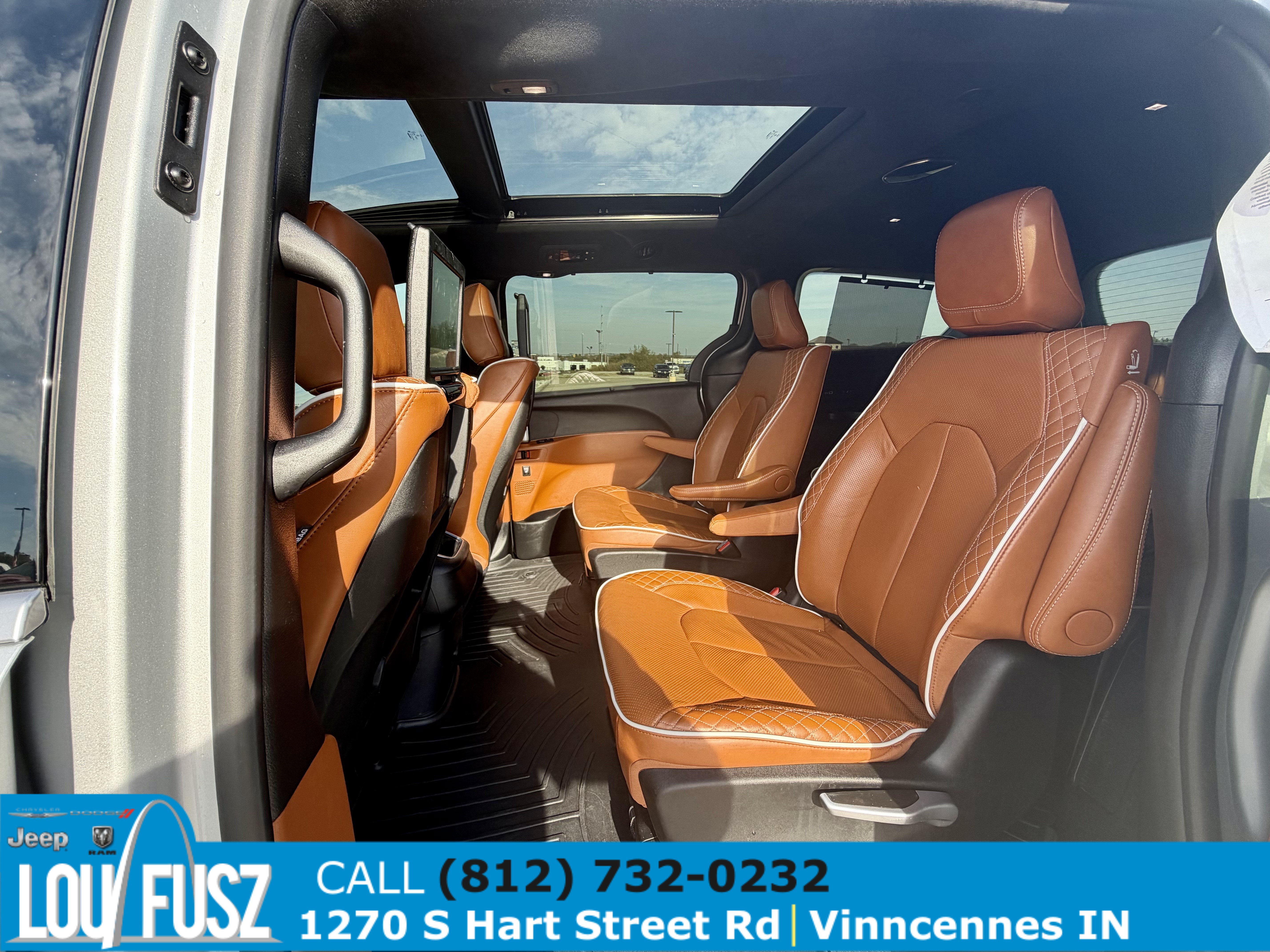Used 2024 Chrysler Pacifica Pinnacle AWD/4WD image 18