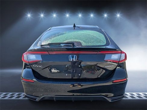 Used 2023 Honda Civic Sport image 4