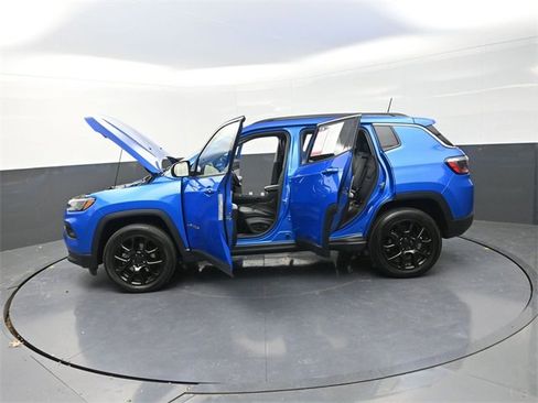 Used 2022 Jeep Compass Latitude image 38