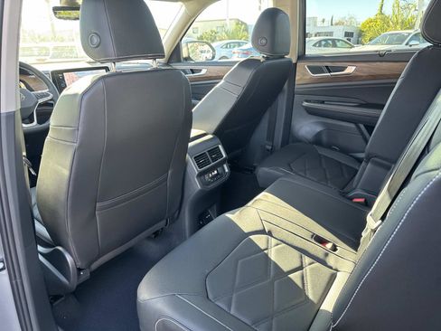 New 2026 Volkswagen Atlas SE image 11