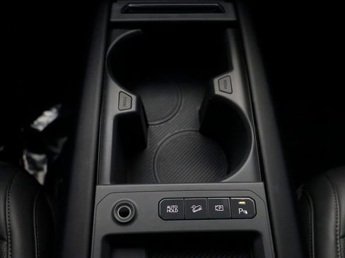 Used 2024 Kia EV9 Land image 13