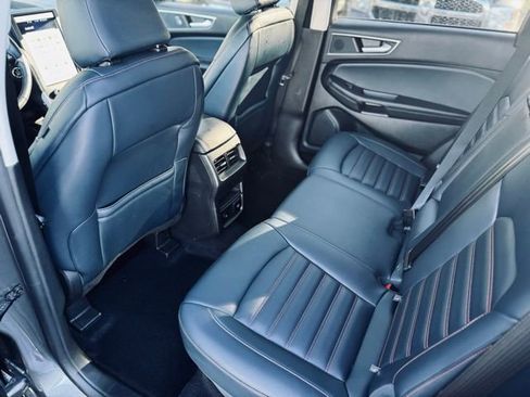 Used 2023 Ford Edge SEL w/ Sport Appearance Package image 21