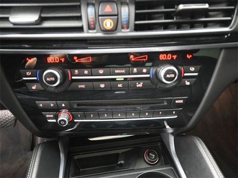 Used 2019 BMW X6 xDrive35i w/ Premium Package image 3