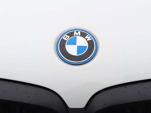 Certified 2024 BMW X5 xDrive50e w/ M Sport Package image 11