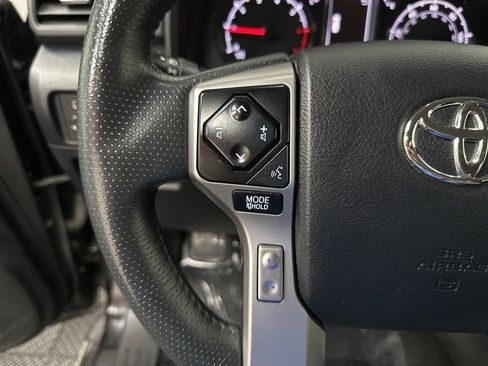 Used 2022 Toyota 4Runner SR5 Premium image 16