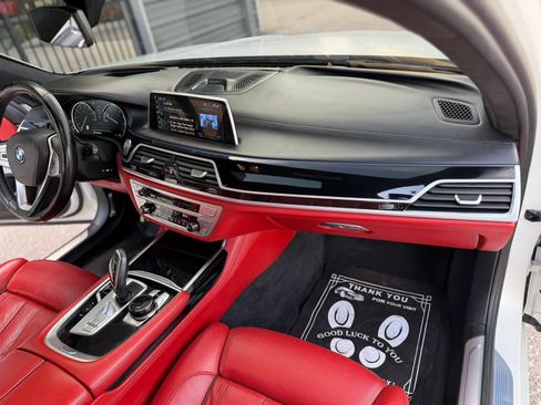 Used 2017 BMW 750i RWD image 13