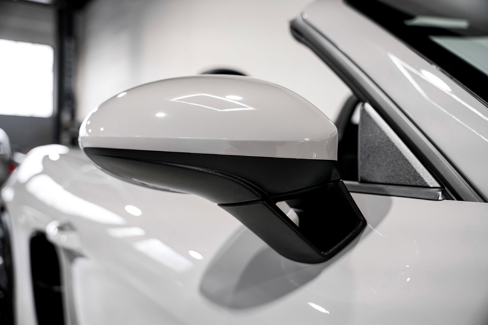 Used 2022 Porsche 718 Boxster Spyder RWD image 36