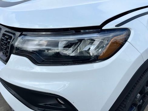 New 2026 Jeep Compass Latitude image 13