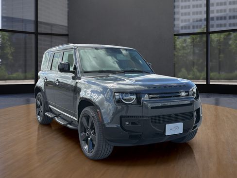 New 2026 Land Rover Defender 110 X-Dynamic SE AWD/4WD image 10