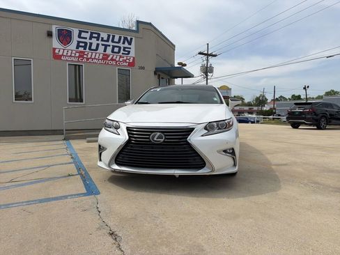 Used 2018 Lexus ES 350 w/ Navigation System Package image 35