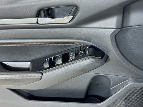 Used 2023 Nissan Altima 2.5 SR image 15