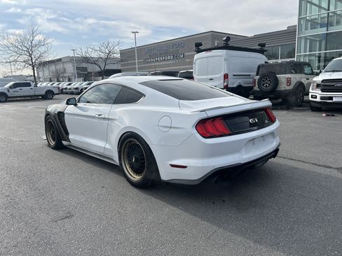 Used 2018 Ford Mustang GT image 3