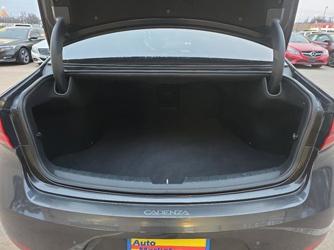 Used 2017 Kia Cadenza Premium w/ Luxury Package image 29