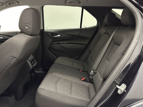 Used 2021 Chevrolet Equinox LT image 23