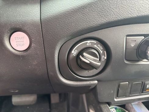 Used 2022 Nissan Frontier SV w/ Technology Package image 26