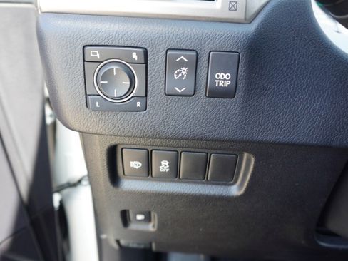 Used 2016 Lexus GX 460 w/ Premium Package image 22