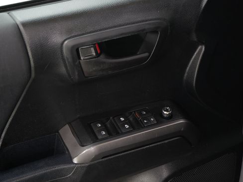Used 2017 Toyota Tacoma TRD Pro AWD/4WD image 20