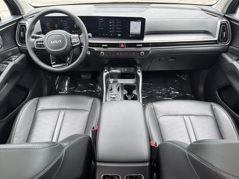 Used 2024 Kia Sorento S w/ Panoramic Sunroof Package FWD image 23
