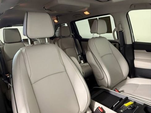 Used 2026 Honda Odyssey Touring image 61