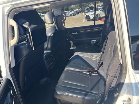 Used 2019 Lexus LX 570 4WD w/ Luxury Package image 19