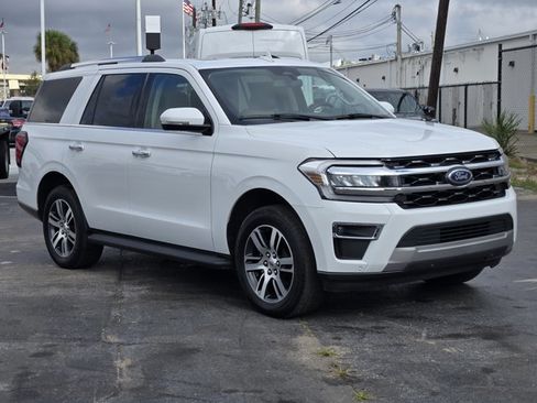 Certified 2024 Ford Expedition Limited image 3