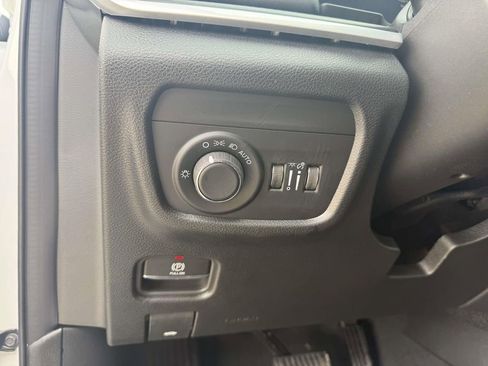 New 2026 Jeep Grand Cherokee L 2WD image 12