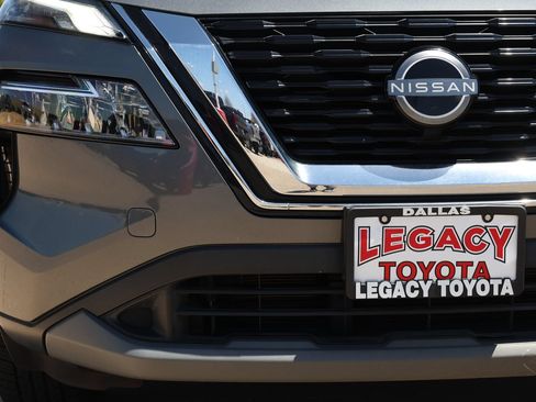 Used 2023 Nissan Rogue SV FWD image 10
