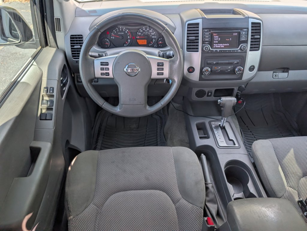 Used 2015 Nissan Frontier SV RWD image 10