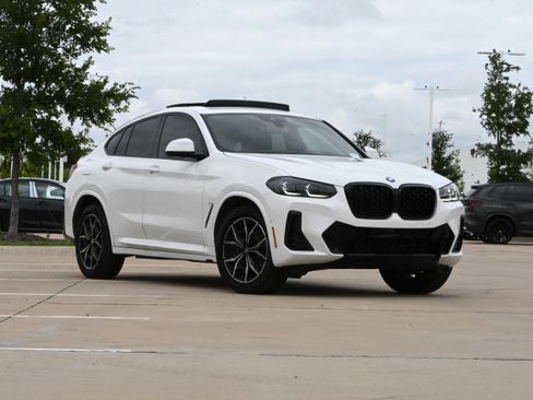 Certified 2025 BMW X4 xDrive30i w/ Premium Package AWD/4WD image 2