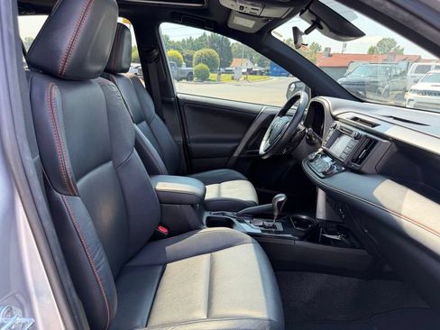 Used 2017 Toyota RAV4 SE FWD image 32