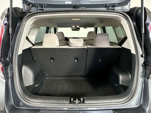 Used 2025 Kia Soul LX FWD image 19