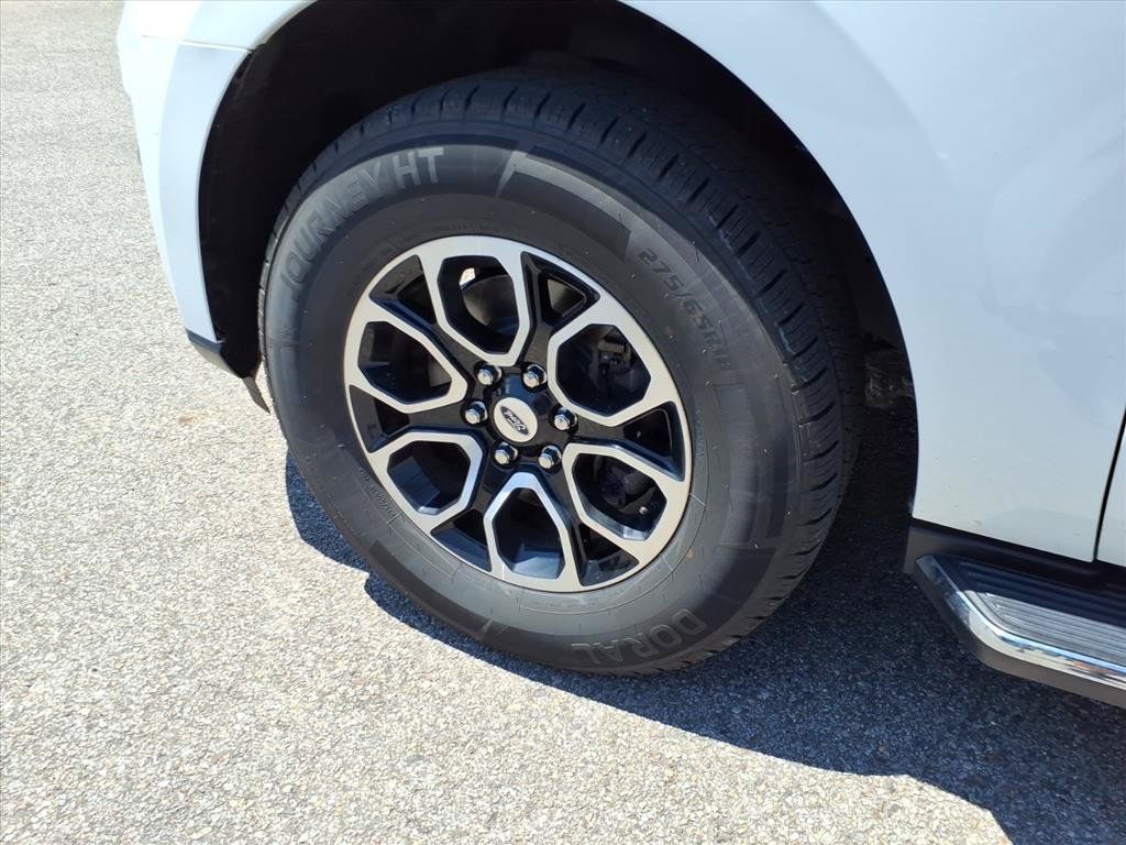 Used 2022 Ford Expedition XLT AWD/4WD image 9