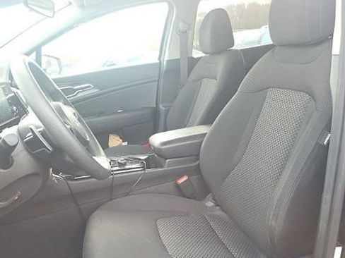 Used 2023 Kia Sportage LX image 11