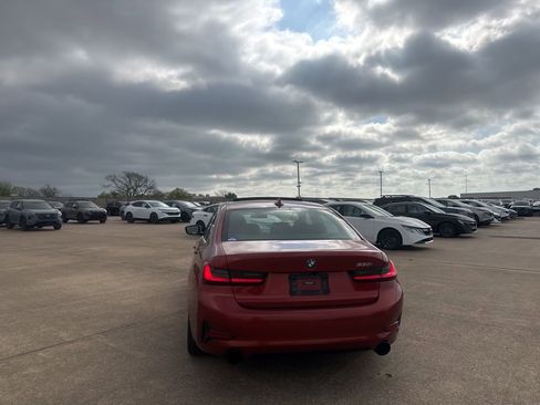 Used 2022 BMW 330i Sedan w/ Convenience Package image 18