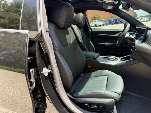 Used 2025 BMW i4 eDrive40 w/ Premium Package RWD image 28