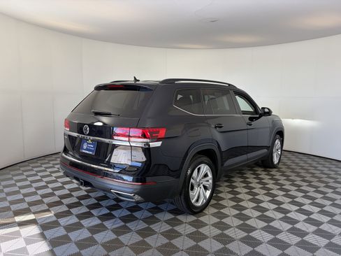 Used 2023 Volkswagen Atlas SE w/ Panoramic Sunroof Package FWD image 10