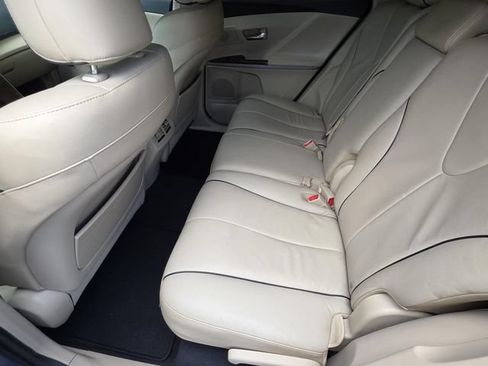 Used 2010 Toyota Venza FWD image 10