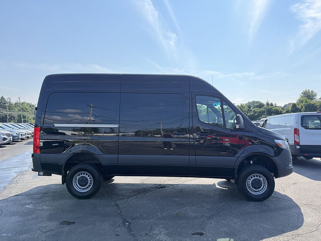 Used 2025 Mercedes-Benz Sprinter 2500 image 7