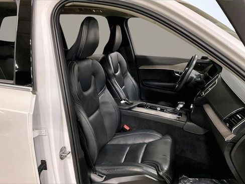 Used 2022 Volvo XC90 T6 Inscription w/ Climate Package image 7