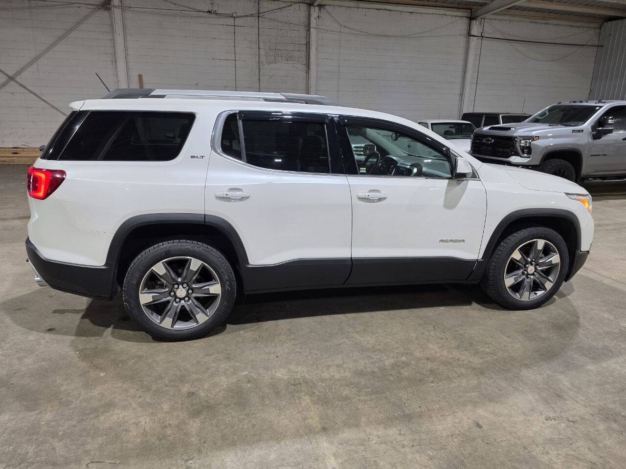 Used 2017 GMC Acadia SLT w/ LPO, Floor Liner Package AWD/4WD image 12