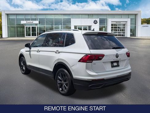 Certified 2022 Volkswagen Tiguan SE w/ Panoramic Sunroof Package AWD/4WD image 6
