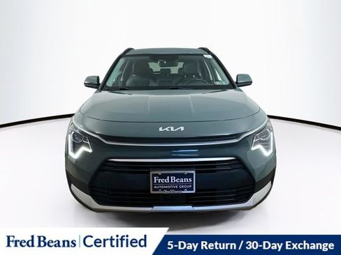 Used 2023 Kia Niro EX FWD image 2